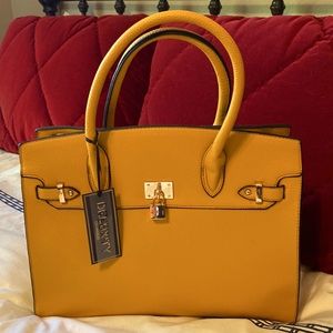 NWT Adorable faux leather handbag